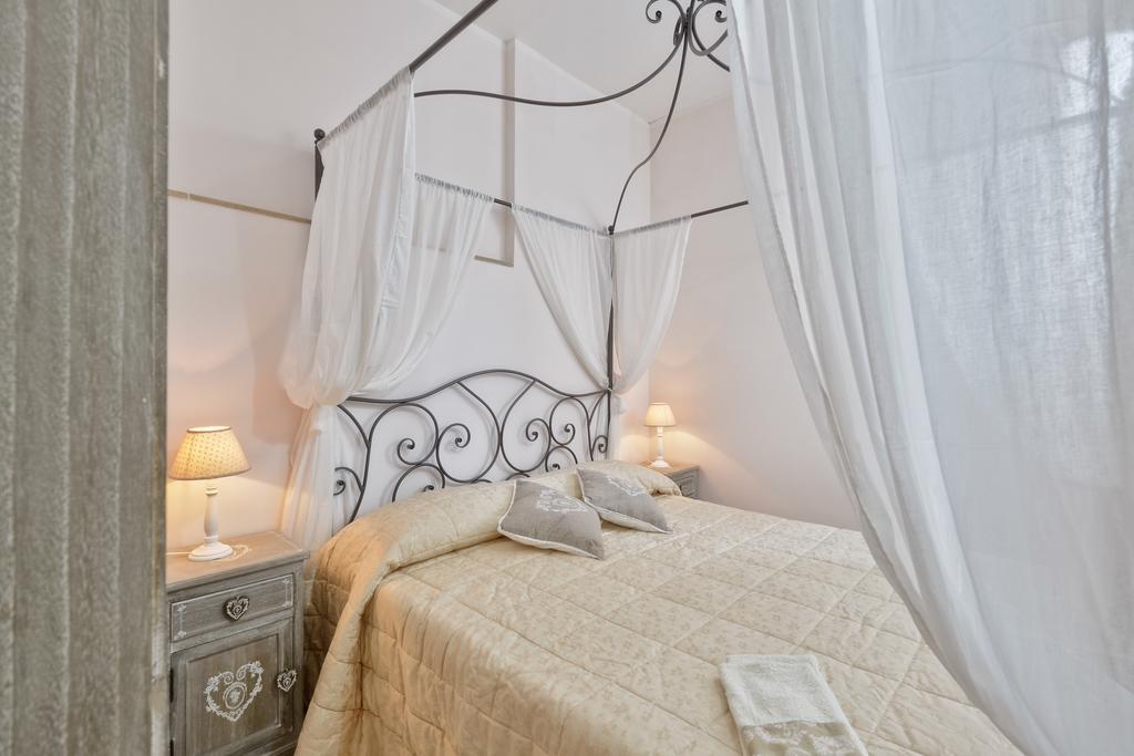 Maison Romantique Санта-Мария-ди-Кастеллабате Номер фото
